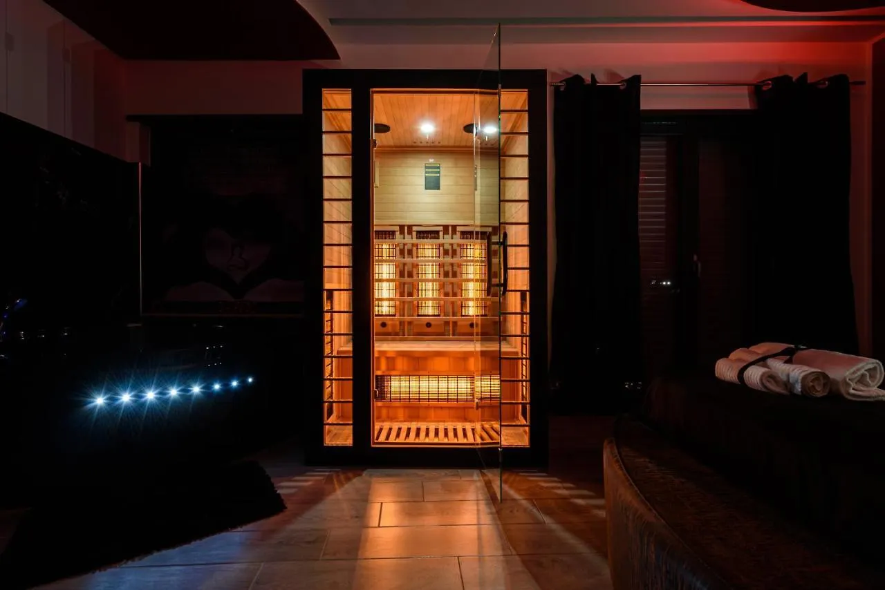 B&B Believe Con Spa Privata Naples Bed & Breakfast